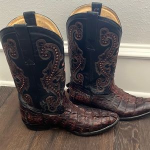 Real deal ALLIGATOR BURGUNDY  POINTED ROUND TOE MENS SIZE 11 EE . BADA$$ !